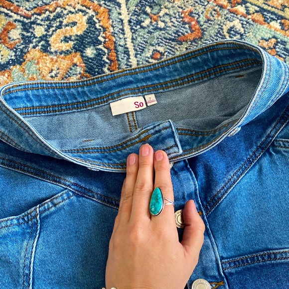 So branded jean skirt with buttons and pockets. Size 7. - Picture 3 of 4